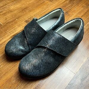Alegria Womens LAU-853W Leather Metallic Comfort Shoes Blue Slip On 40 W Nursing